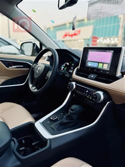 تۆیۆتا ڕاڤ 4